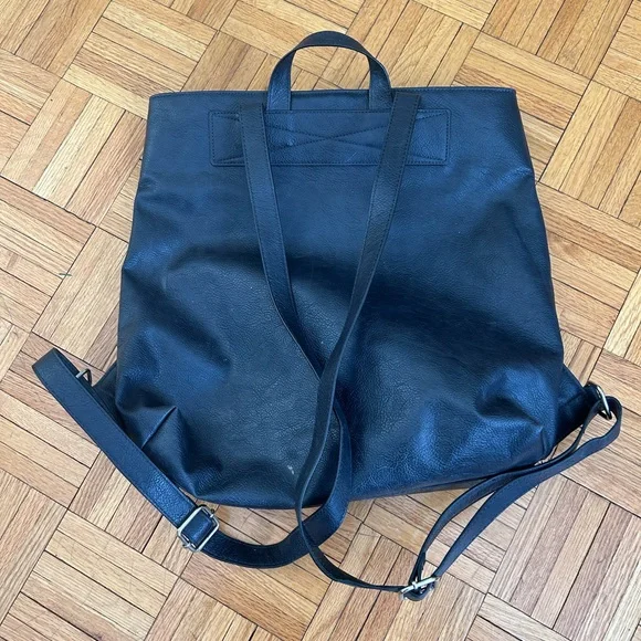 ThirtyOne Backpack with “K” Monogram - Picture 2 of 4